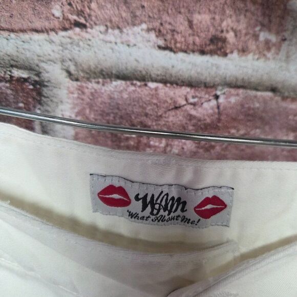 What About Me Y2K White Capri Pants – Women’s 9/10 Bedazzled Rhinestone Pockets - Picture 5 of 7